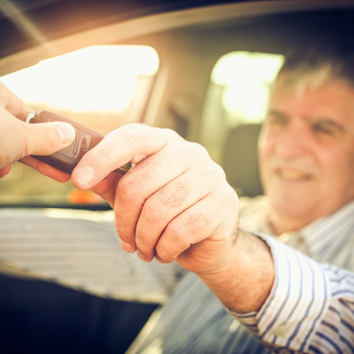 Tips for Seniors on Buying Low-Cost Repossessed Car